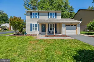 9556 Pine Bough Pl, Vienna, VA 22181 - Photo 1