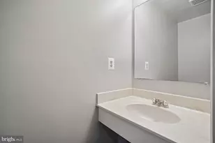 10051 Downeys Wood Ct, Burke, VA 22015 - Photo 13