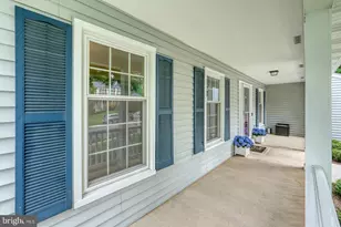 6115 Mountain Springs Ln, Clifton, VA 20124 - Photo 5