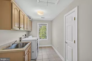 8306 Elm Grove Ct, Vienna, VA 22182 - Photo 17