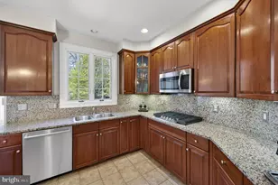 8306 Elm Grove Ct, Vienna, VA 22182 - Photo 7