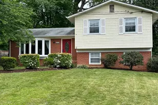 4323 Alta Vista Dr, Fairfax, VA 22030 - Photo 3