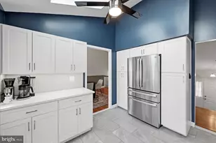 13704 Springhaven Dr, Chantilly, VA 20151 - Photo 11