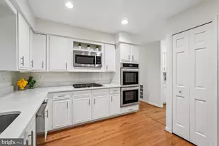 11732 Stuart Mill Rd, Oakton, VA 22124 - Photo 15