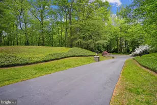 11732 Stuart Mill Rd, Oakton, VA 22124 - Photo 61