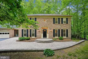 11732 Stuart Mill Rd, Oakton, VA 22124 - Photo 3