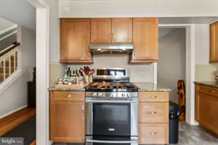 7027 Solomon Seal Ct, Springfield, VA 22152 - Photo 11
