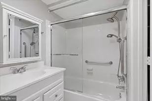 5801 Rexford Dr, Springfield, VA 22152 - Photo 17