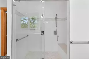 2136 Powhatan St, Falls Church, VA 22043 - Photo 39