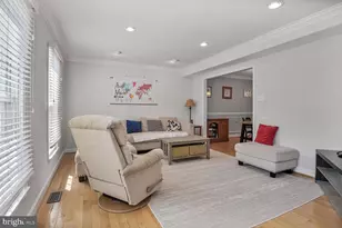 14617 Lock Dr, Centreville, VA 20120 - Photo 3
