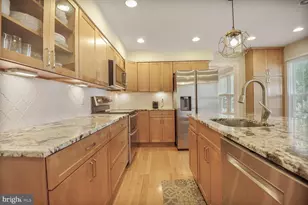 14617 Lock Dr, Centreville, VA 20120 - Photo 9