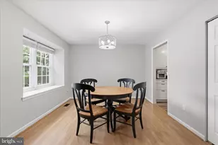10256 Friendship Ct, Fairfax, VA 22032 - Photo 7