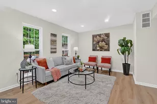 5866 Wood Flower Ct, Burke, VA 22015 - Photo 3