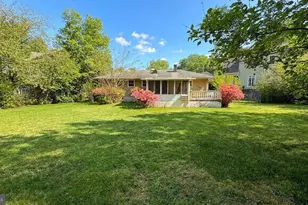 902 Olympian Cir SW, Vienna, VA 22180 - Photo 3