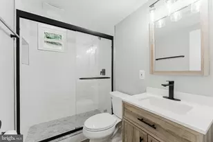 4911 Wycliff Ln, Fairfax, VA 22032 - Photo 5
