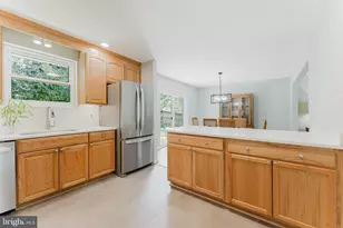 4911 Wycliff Ln, Fairfax, VA 22032 - Photo 3
