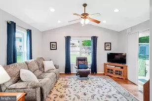6615 Crayford St, Burke, VA 22015 - Photo 7