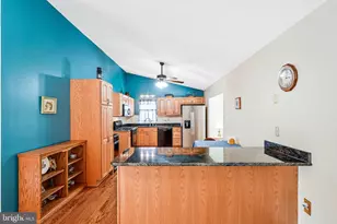 6615 Crayford St, Burke, VA 22015 - Photo 5