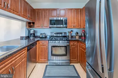 12100 Garden Grove Circle #303, Fairfax, VA 22030 - Photo 5