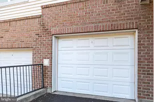 12100 Garden Grove Cir, Fairfax, VA 22030 - Photo 23