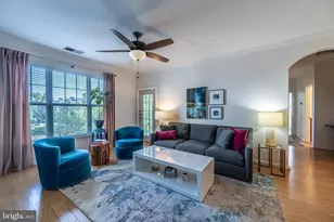 12100 Garden Grove Cir, Fairfax, VA 22030 - Photo 9