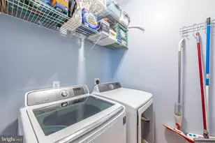 12100 Garden Grove Cir, Fairfax, VA 22030 - Photo 19