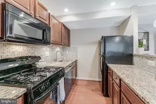 7604 Savannah St, Falls Church, VA 22043 - Photo 9