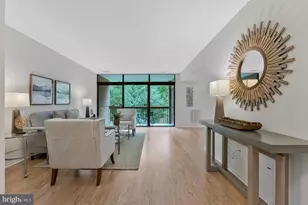 1621 Parkcrest Cir, Reston, VA 20190 - Photo 3
