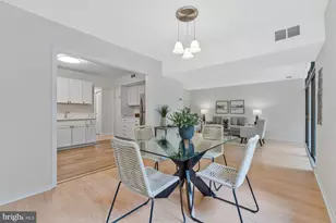 1621 Parkcrest Cir, Reston, VA 20190 - Photo 9