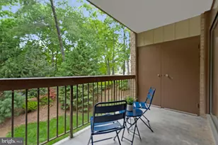 1621 Parkcrest Cir, Reston, VA 20190 - Photo 23