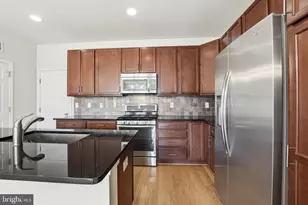 2951 Finsbury Pl, Fairfax, VA 22031 - Photo 5
