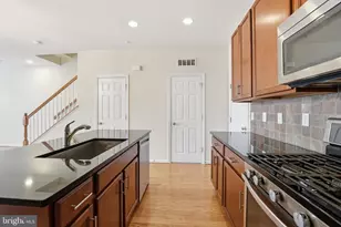 2951 Finsbury Pl, Fairfax, VA 22031 - Photo 17