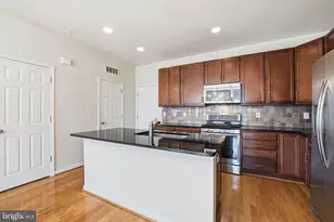 2951 Finsbury Pl, Fairfax, VA 22031 - Photo 15