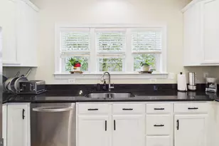11549 Cavalier Landing Ct, Fairfax, VA 22030 - Photo 13