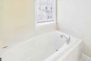 11549 Cavalier Landing Ct, Fairfax, VA 22030 - Photo 25