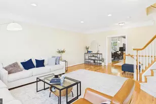 11549 Cavalier Landing Ct, Fairfax, VA 22030 - Photo 5