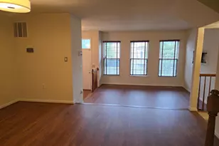 14635 Seasons Dr, Centreville, VA 20120 - Photo 9