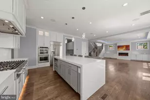 6813 Dean Dr, McLean, VA 22101 - Photo 9