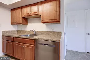 10225 Valentino Dr, Oakton, VA 22124 - Photo 7