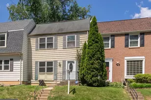 3048 Silent Valley Dr, Fairfax, VA 22031 - Photo 5