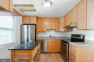 3048 Silent Valley Dr, Fairfax, VA 22031 - Photo 13