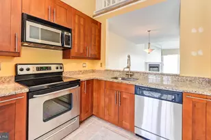 2810 Yarling Ct, Falls Church, VA 22042 - Photo 13