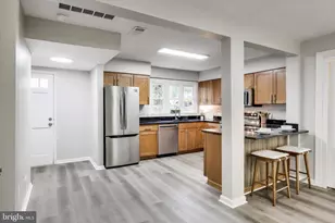 6153 Strasburg Dr, Centreville, VA 20121 - Photo 5