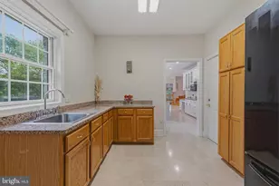 837 Seneca Rd, Great Falls, VA 22066 - Photo 29