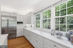 10693 Alliwells Ct, Oakton, VA 22124 - Photo 17
