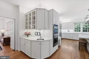 10693 Alliwells Ct, Oakton, VA 22124 - Photo 11