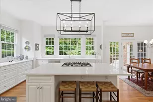 10693 Alliwells Ct, Oakton, VA 22124 - Photo 15
