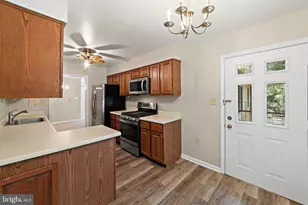 7254 Glen Hollow Ct, Annandale, VA 22003 - Photo 19