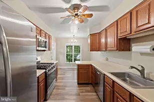 7254 Glen Hollow Ct, Annandale, VA 22003 - Photo 13