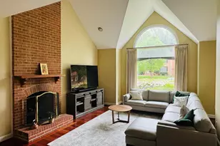 9706 Middleton Ridge Rd, Vienna, VA 22182 - Photo 3